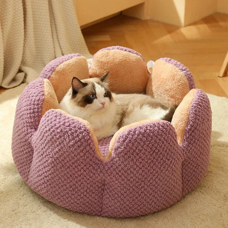 Cozy Cactus Petal-Shaped Pet Bed - Plush Cat and Dog Sleeping Cushion